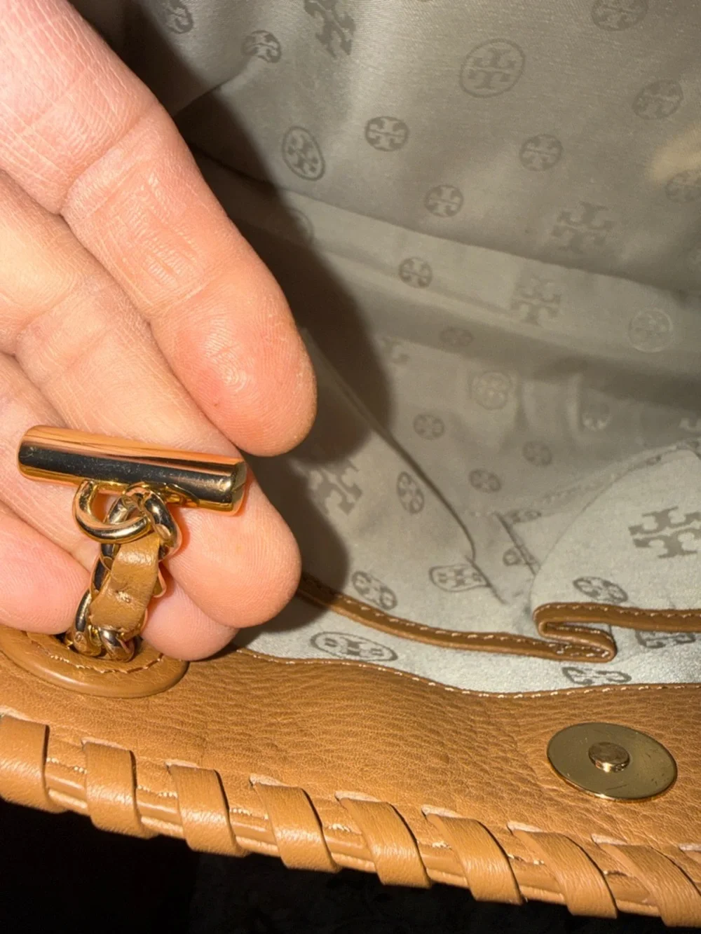 Tory Burch NWOT  tweet Tan and Cream Woven Tote with Chain-Trim Straps - Picture 17 of 17